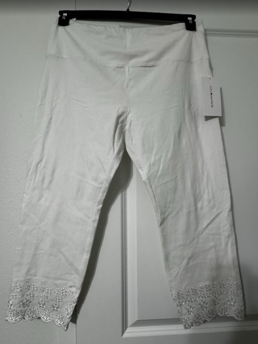 NWT Intro Love The Fit 1X White Tummy Control Capri Leggings